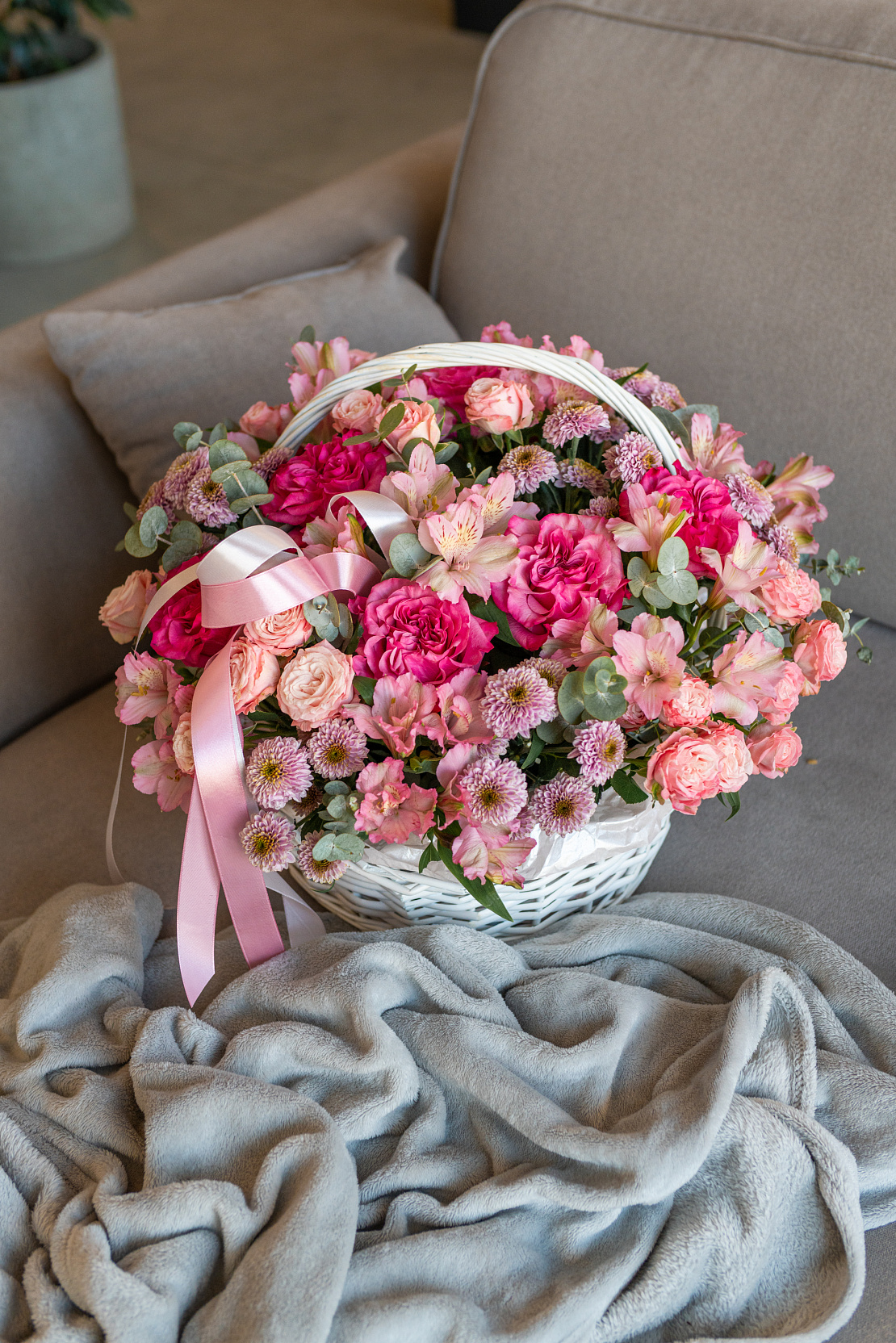 Корзина с цветами для любимой